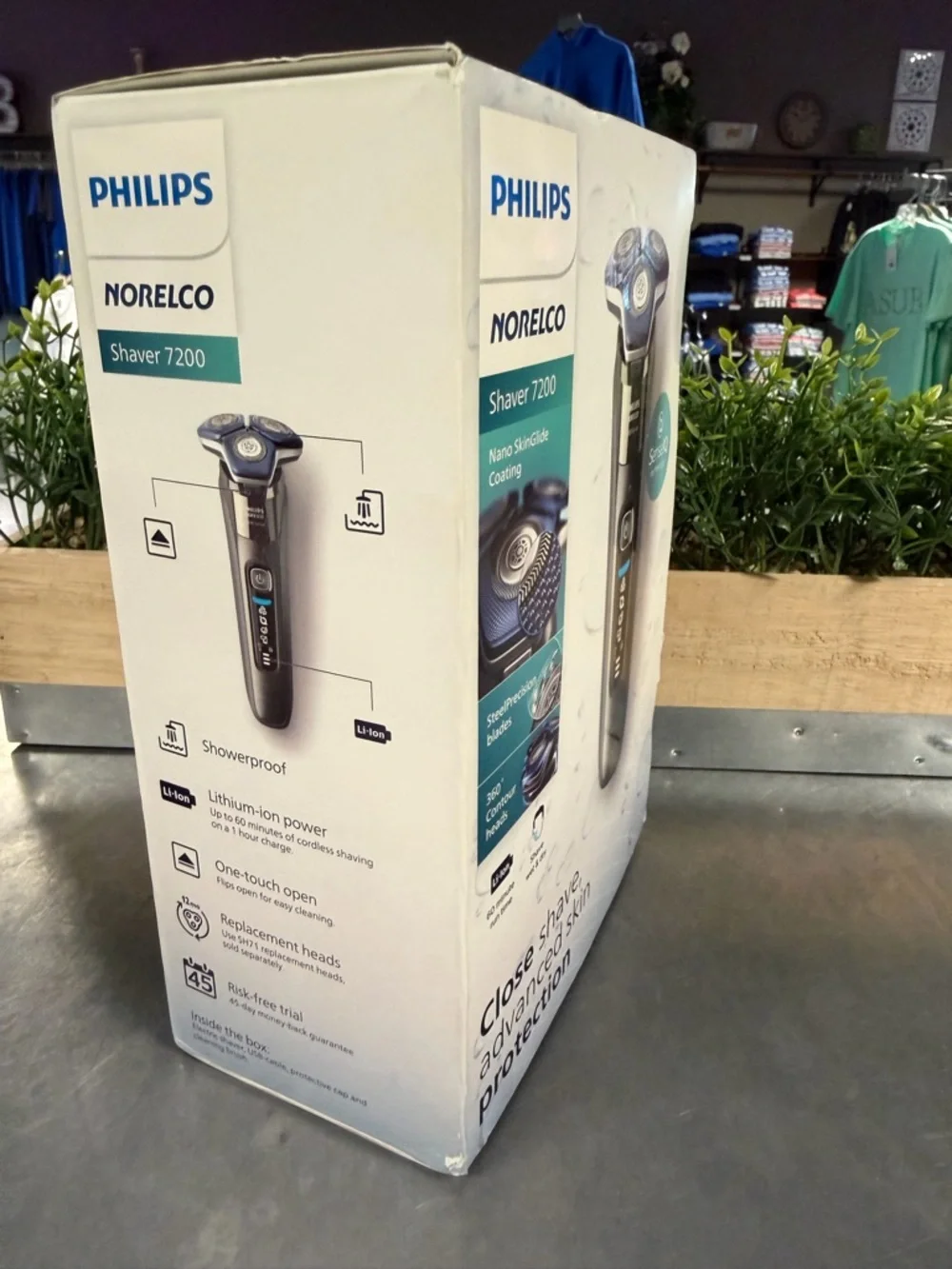 Philips Norelco Shaver 7200 Electric Razor (NEW)